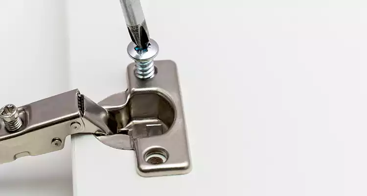 Screen Door Hinge Repair in Miami Gardens, FL