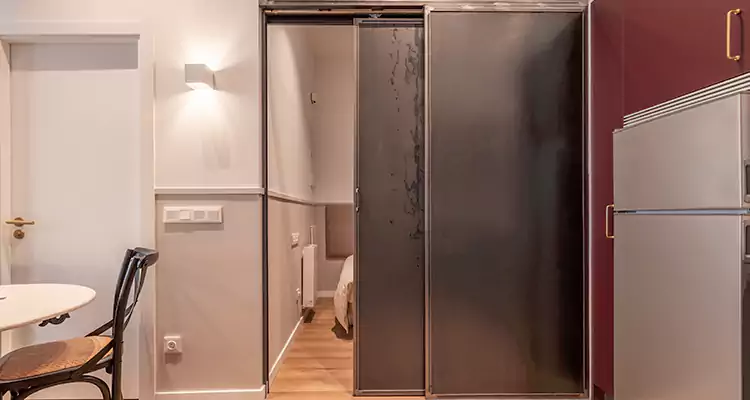 We Fix Closet Sliding Door in Miami Gardens, FL 