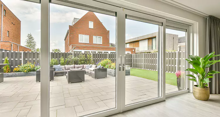 Best Sliding Screen Door Replacement Company in Miami Gardens, FL