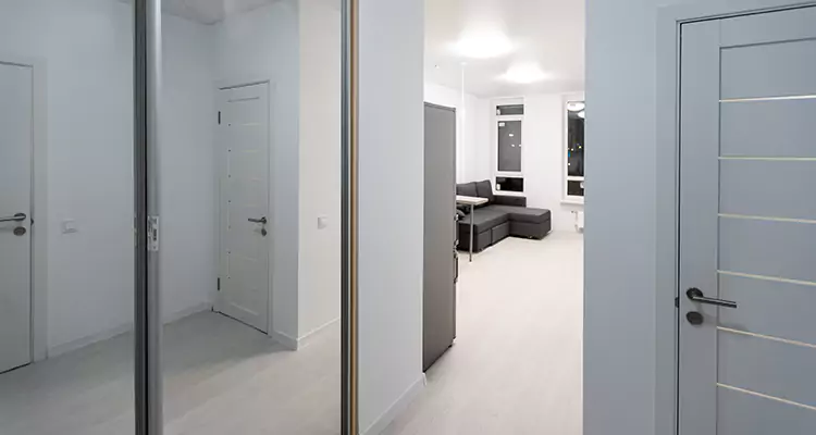 Modern Mirrored Closet Doors Repair in Miami Gardens, FL