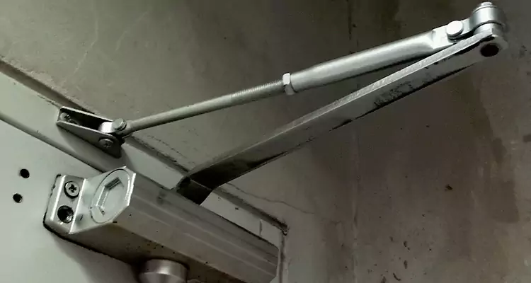 Door Closer Parallel Arm Installation in Miami Gardens, FL