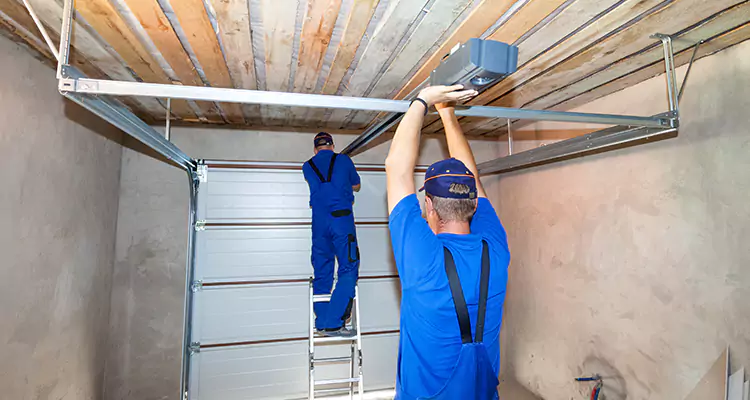 Garage Door Opener Technician in Miami Gardens, FL