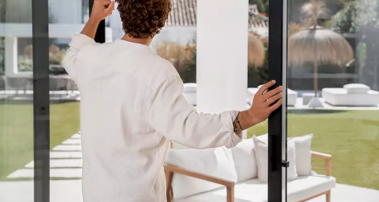 Sliding Screen Door Maintenance for Closing Issues in Miami Gardens, FL
